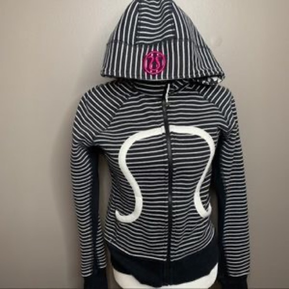 Lululemon scuba sweatshirt size 8